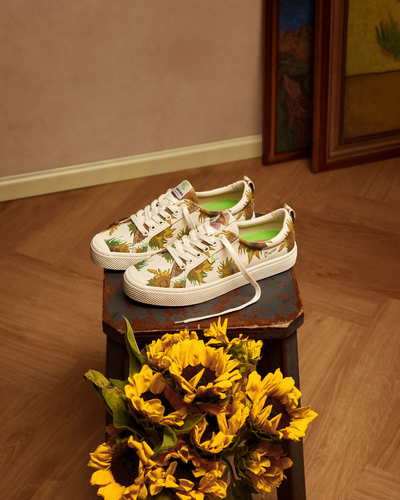 CARIUMA sneakers met Van Goghs 'Zonnebloemen'