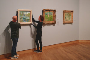 Van Goghs drieluiken herenigd in tentoonstelling Van Gogh aan de Seine (vanaf 13 oktober 2023 te zien). Foto: David Stegenga.
