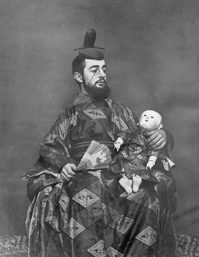 Maurice Guibert, foto van Toulouse-Lautrec als Japanner, c. 1890, The Museum of Modern Art, New York/Scala, Florence
