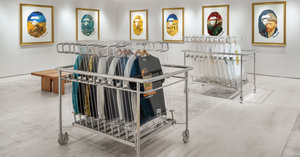 Winkel van A BATHING APE®︎ met Van Gogh Museum kleding